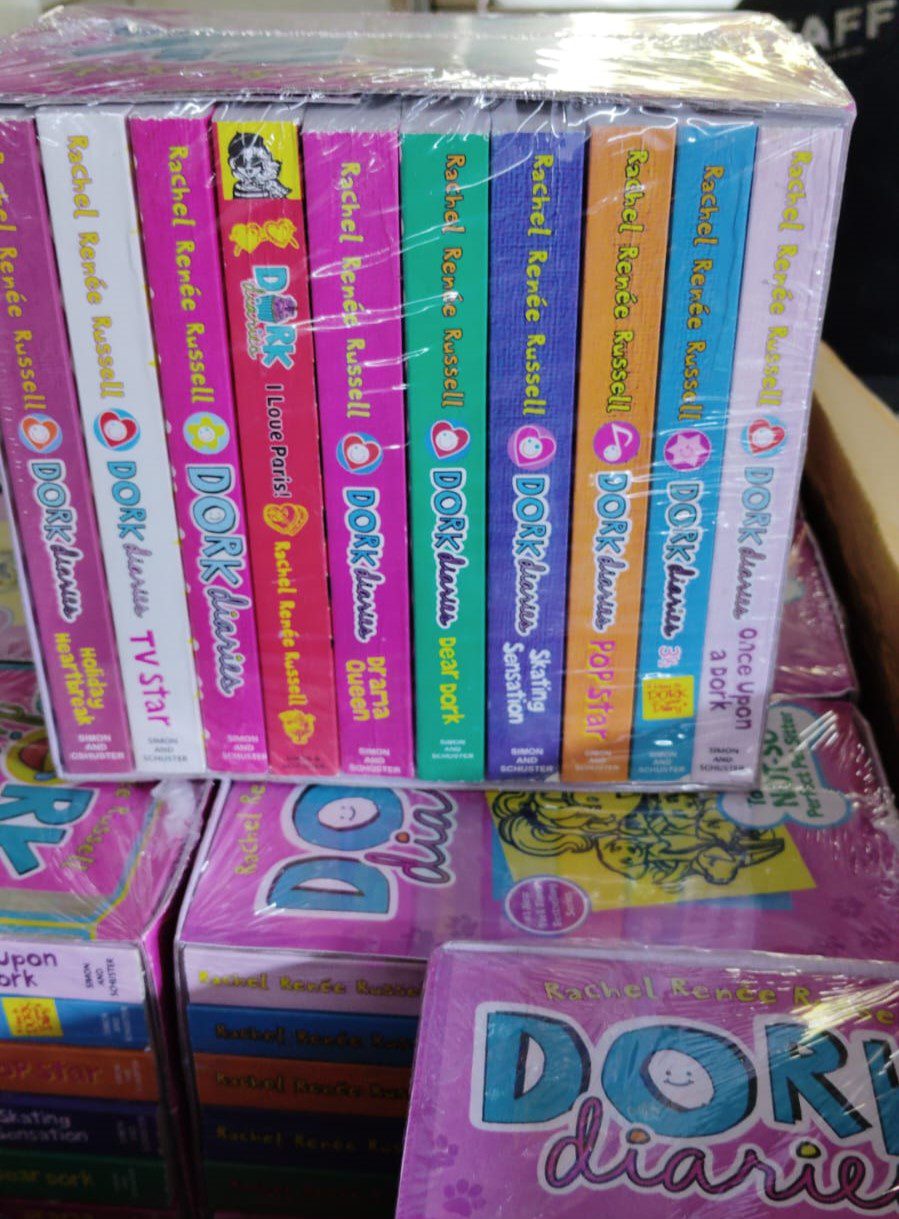 Dork Diaries x 10 Title Slipcase Set by Rachel Renee Russell