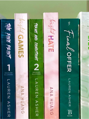 Twisted Series + Dreamland Billionaire Series (English, Paperback)